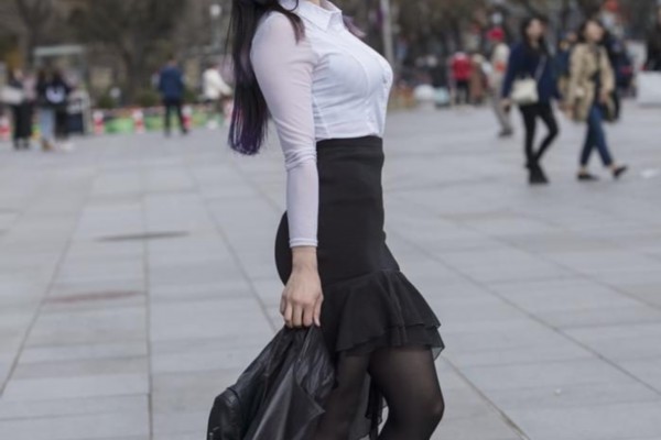 武汉美女品茗香,茶韵倾城映楚天 武汉美女品茗香,茶韵倾城映楚天